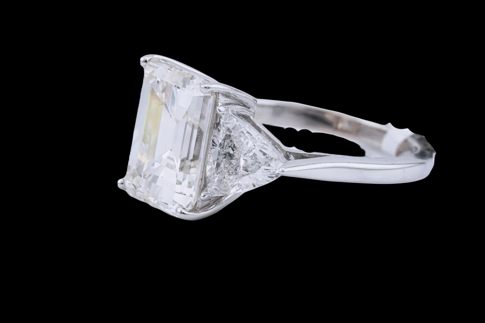 6.88ctw GIA VVS2-SI2/D-J Diamond and 18K 3-Stone Ring - 4
