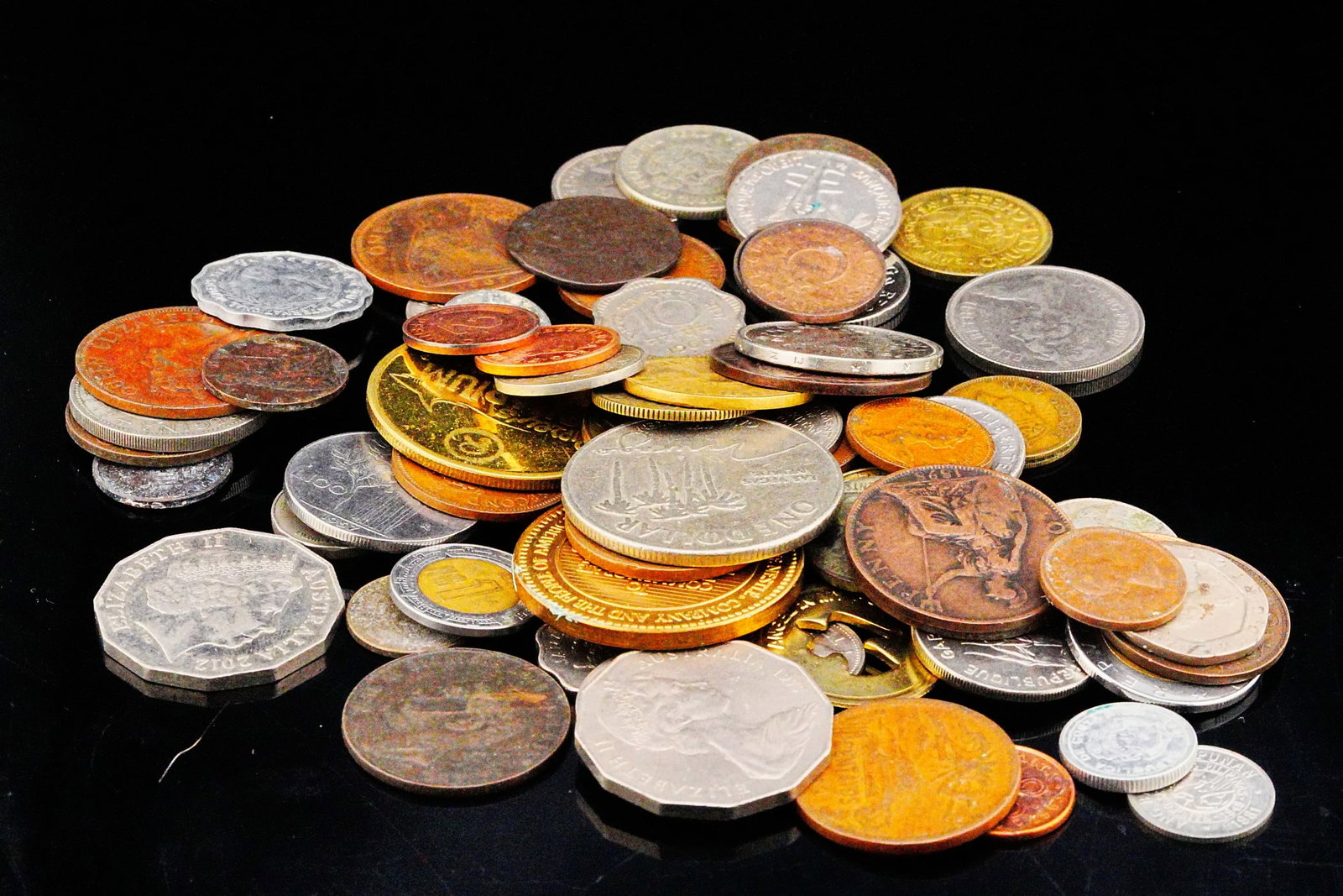 Mixed Lot of Unsearched World Coins (Approx. 1 LB) (1 of 2)