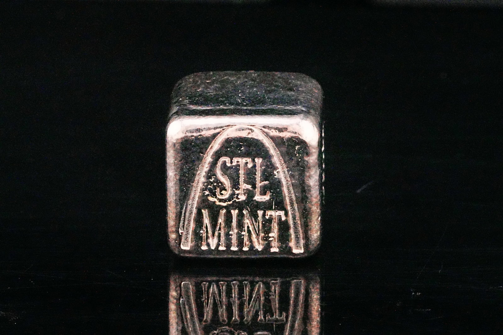 STL Mint 1 Troy Ounce .999+ Fine Silver Bullion Cube (1 of 2)