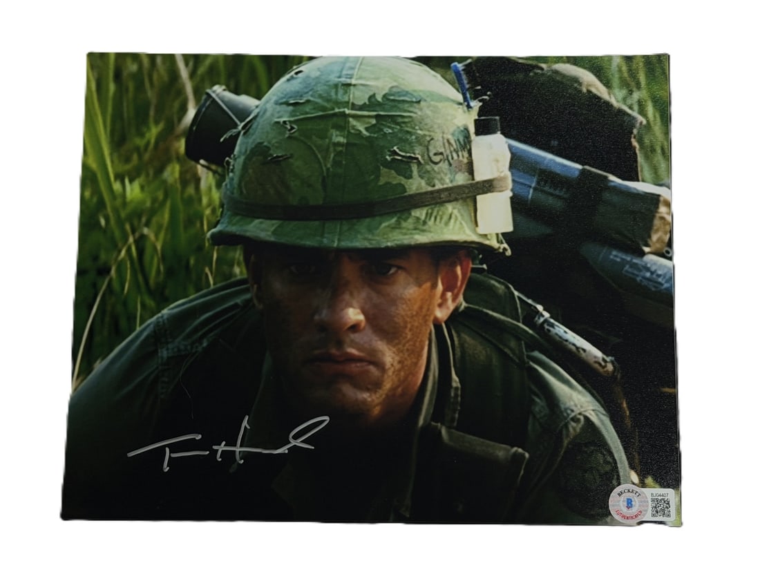 Tom Hanks Signed Forrest Gump Photo W/BAS Authentication: Tom Hanks Signed Forrest Gump Photo W/Beckett Authentication - Offered here is a wonderful signed photograph featuring Tom Hanks in his Academy Award-winning role as Forrest Gump from the beloved film