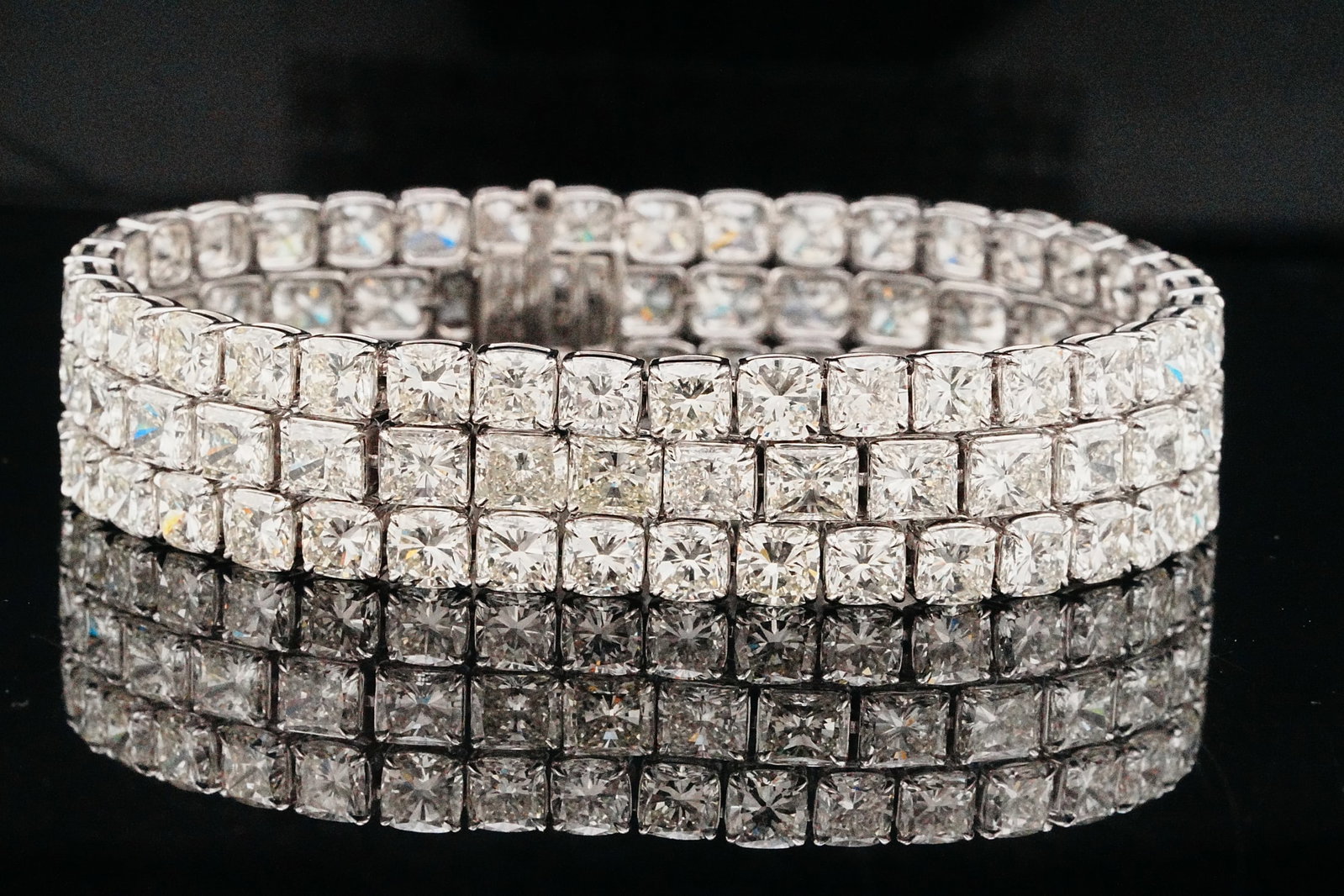 53.30ctw VS1-VS2/G-I Diamond and 18K 7" Bracelet: 53.30ctw VS1-VS2/G-I Diamond and 18K White Gold 7" Bracelet - THIS ITEM WILL COME WITH A $315,000 INSURANCE VALUATION REPORT. An extraordinary showcase of brilliance and craftsmanship, this exceptiona