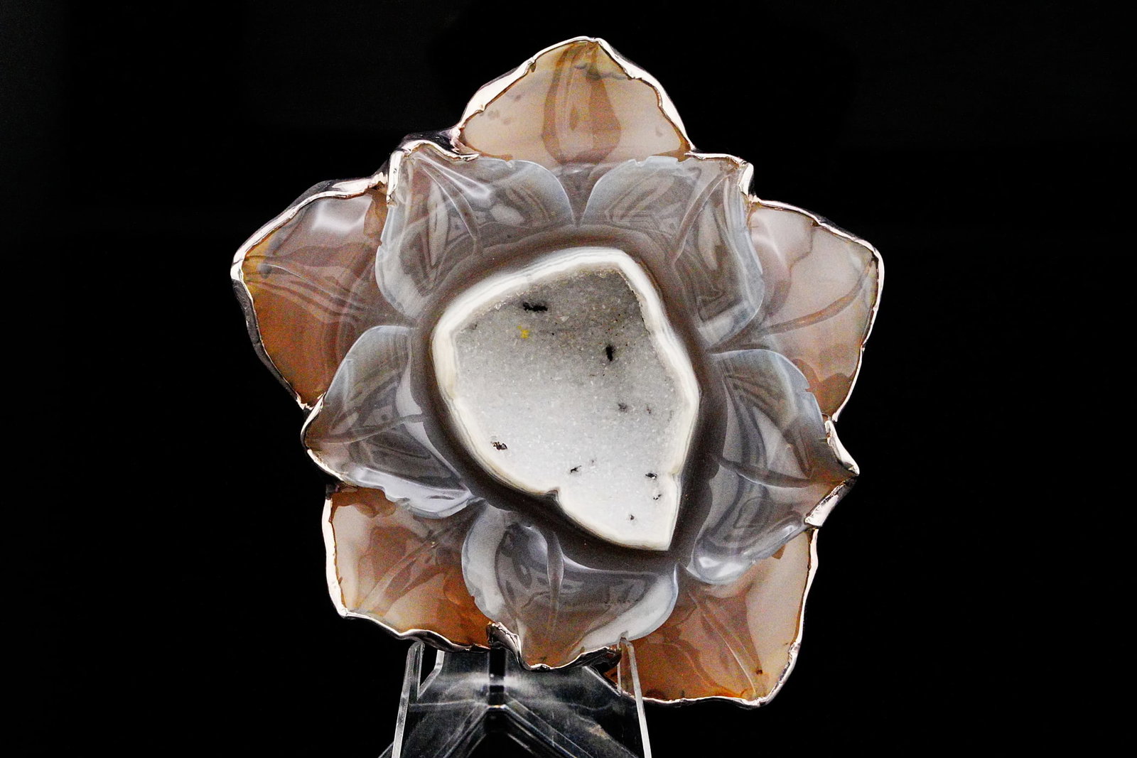 Amy Kahn Russell Druzy, Agate and Sterling Pendant/Brooch: Amy Kahn Russell Druzy Quartz, Carved Agate and Sterling Silver 3.25" Flower Pendant/Brooch - This striking Amy Kahn Russell pendant/brooch showcases the designer's signature artistry, transforming ex