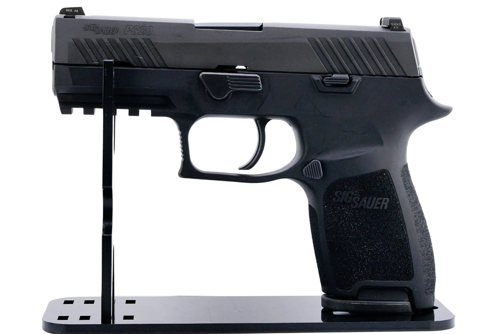 Sig Sauer P320 Semi-Automatic Pistol 9mm Luger (1 of 10)