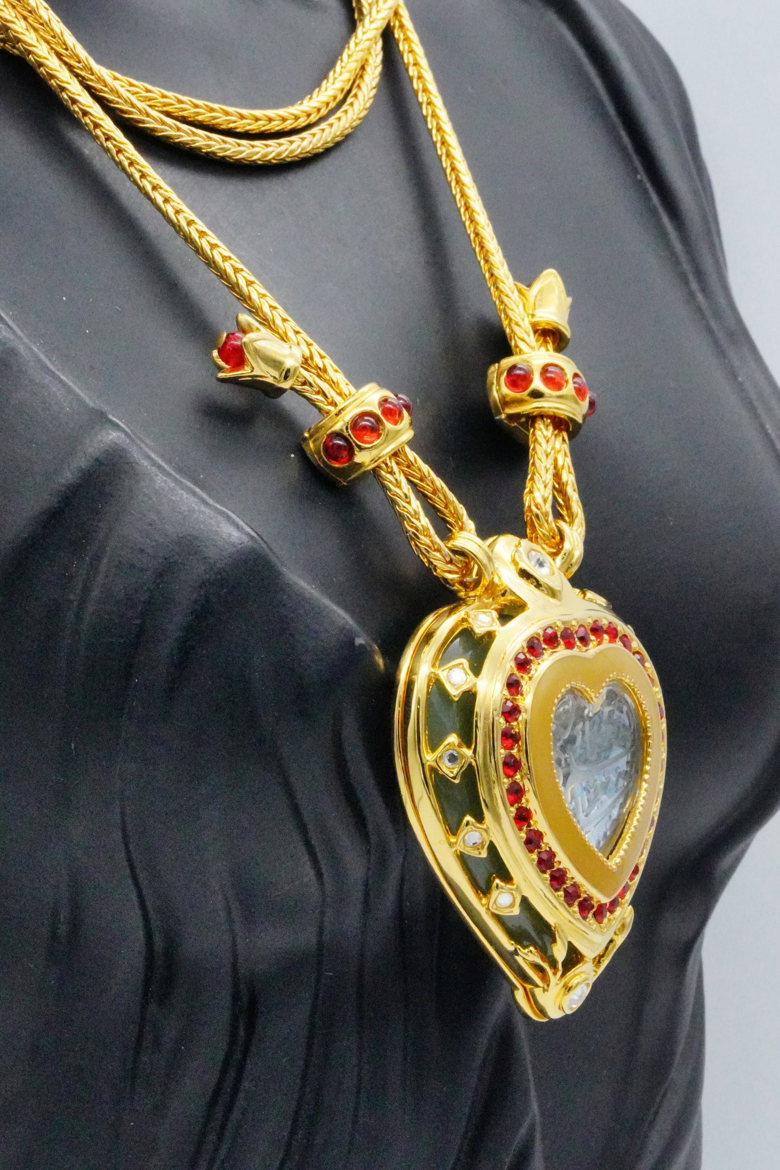 Elizabeth Taylor's Prototype Avon "Taj Mahal" Necklace - 6