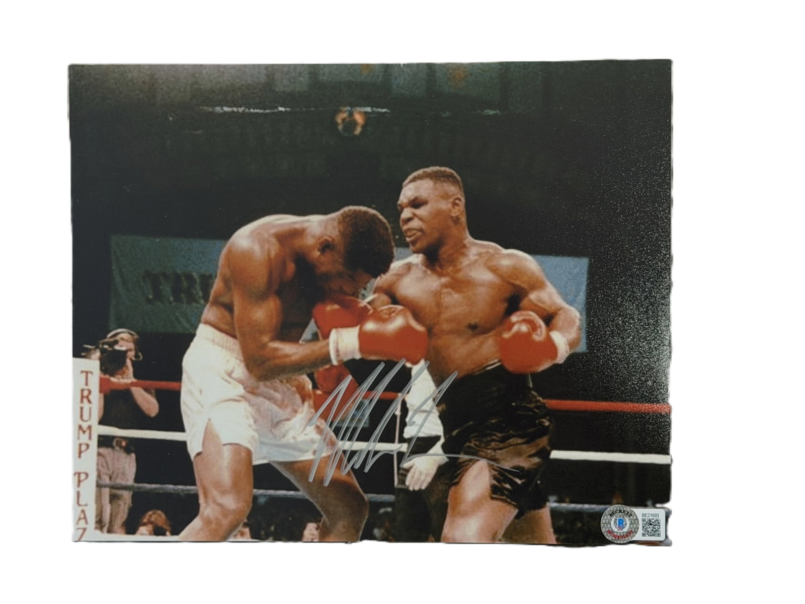 Mike Tyson Signed 8 x 10-Inch Photo (Beckett) (1 of 4)