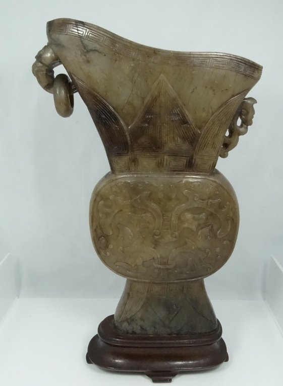 Mid-Century Olive Green Jade Scalloped Top Vase (1 of 8)