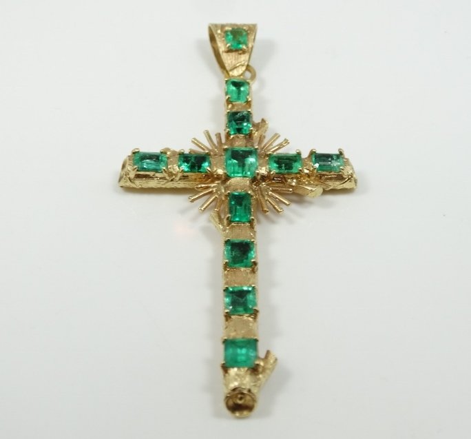 12.00CTW Genuine Near Flawless Columbian Emerald 3" (1 of 6)