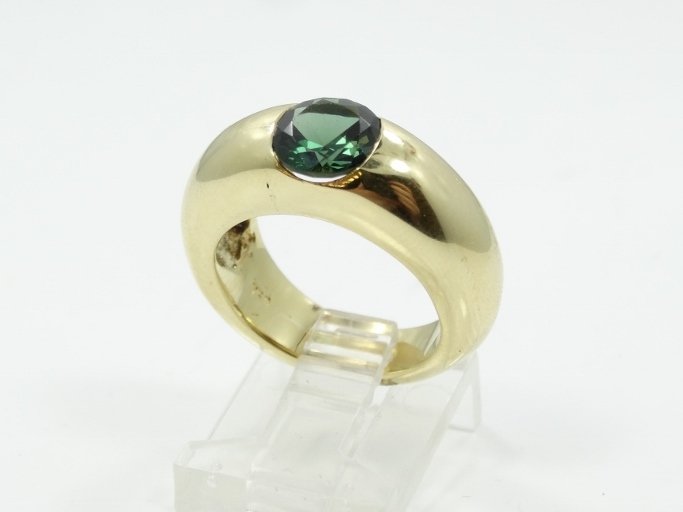 1.25CT Tsavorite Garnet Set in HEAVY 18K Band (1 of 4)