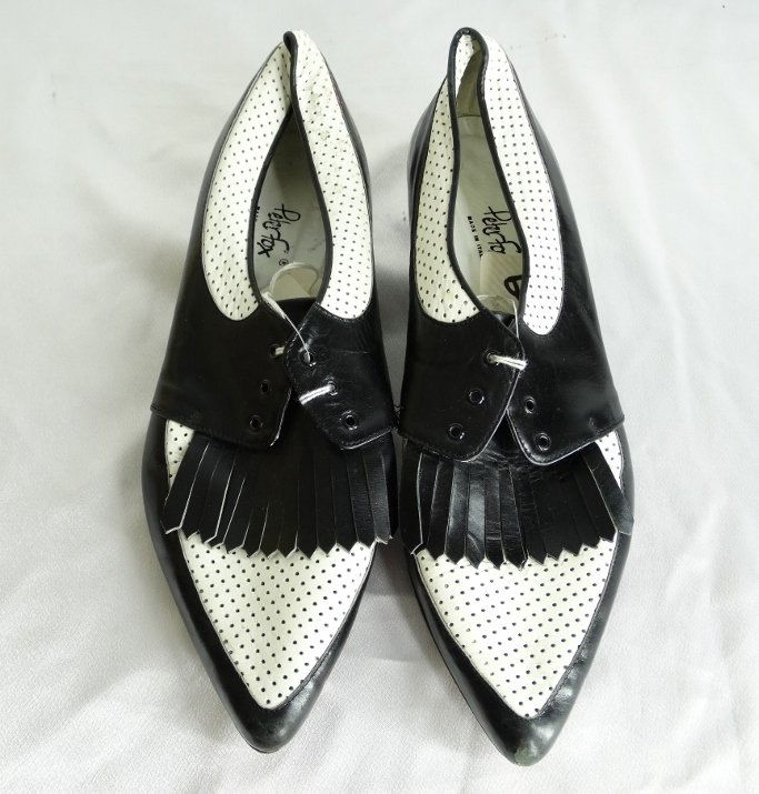 Rosanne Cash Personally Owned & Worn Shoes W/COA: Rosanne Cash Personally Owned & Worn Black and White Leather Shoes Made by Peter Fox, Italy W/COA - This lot is a pair of black and white, leather shoes made by Peter Fox, Italy. The shoes were person