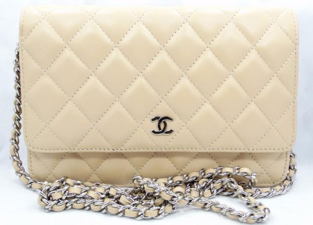Chanel Creme Lamb Skin Quilted Wallet/Purse (1 of 8)
