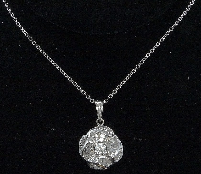 1.75ctw VS/F-H Diamond Pendant & 18K 16" Necklace (1 of 6)