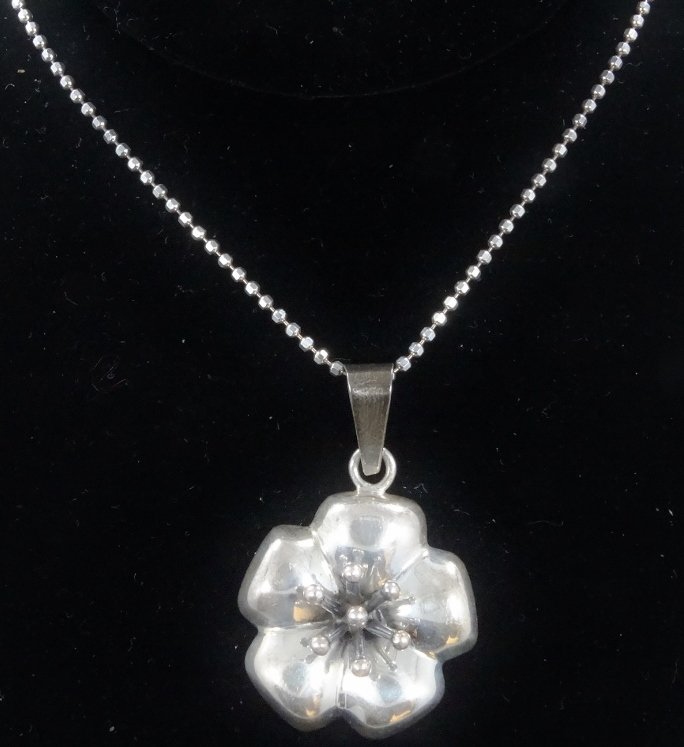 .925 Silver High-Relief Pendant on Popcorn Chain (1 of 5)