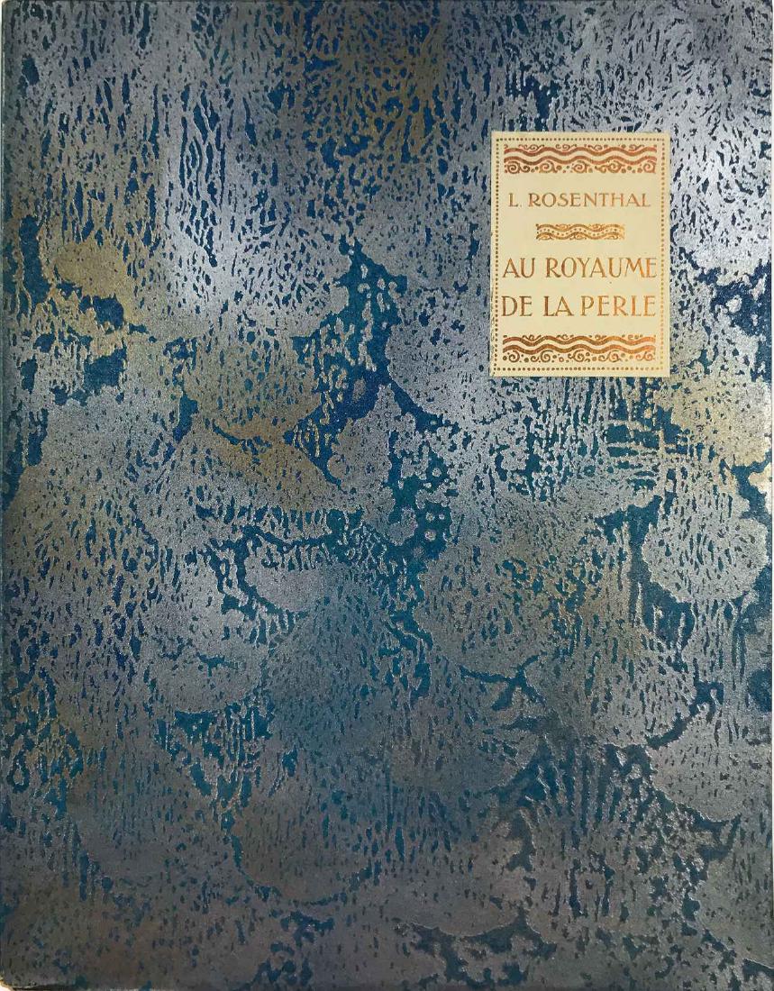 EDMUND DULAC - Au Royaume de la Perle: Piazza Edition d’Art, Paris 1920. F.to cm. 23,5x30,5, pp. 140 con fregi litografici. 10 illustrazioni f.t. stampate con ori e argenti; protette da veline parlanti. Tiratura di testa di soli 250 esem
