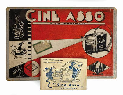 Proiettore Cine Asso: Ditta INGAP, Italia, metÃ anni '30. Cm 30x19x6. Proiettore a batteria completo di scatola originale, accessori, pellicola e libretto allegato, spillato, cm 8.3x12, pp. 44 autocopertinate con