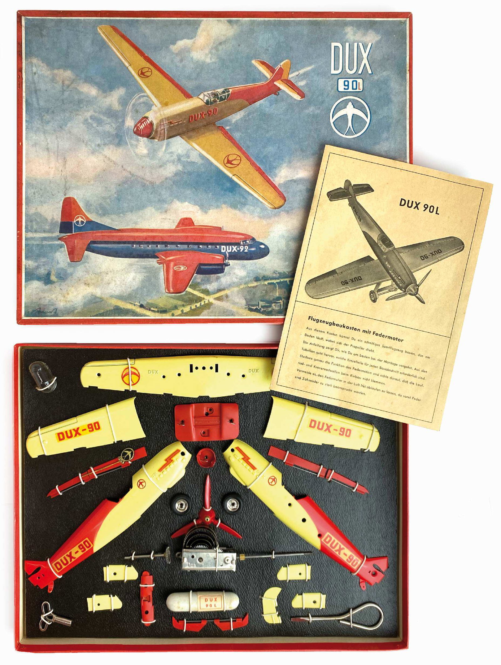 Dux 90L: Ditta Dux, Germania, anni '60. Cm 34x26x4. Set completo per aereoplano ad elica completo di tutti gli accessori in condizioni eccellenti, completo di istruzione con scatola in ottimo stato. ENG German