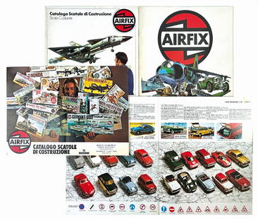 Airfix Catalogo Scatole da Costruzione: Lotto di 4 cataloghi per distribuzione italiana. Anni '60/'70. Spillati, cm 28x23.5. A colori. Eccellente stato. ENG Lot of 4 catalogues for Italian distribution, 60s/70s. Stapled, 28x23.5 cm.