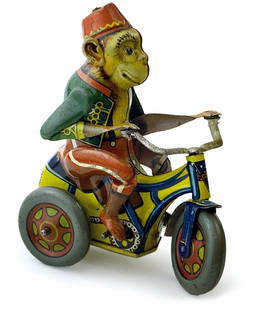 Arnold Bobby su triciclo: Giocattolo in latta litografata a molla, Arnold, Germania, seconda metà anni '40. H cm 10, l cm 9. Funzionante, ottimo stato. ENG Spring tin toy, Arnold, Germany, second half of the 1940s. H 10