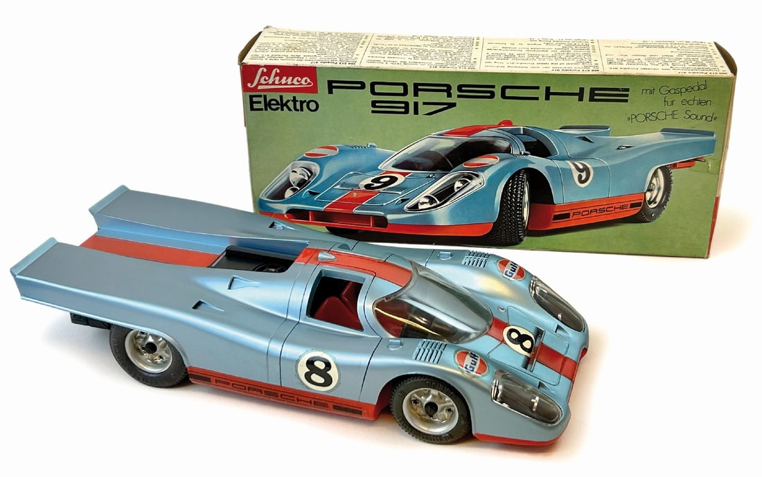 Porsche 917 Elektro Schuco 356213: In plastica, Germania, anni '70. Meccanismo a batterie cm 28, nuova in scatola. ENG Made of plastic, Germany, 1970s. Battery-powered mechanism 28 cm, new in box.