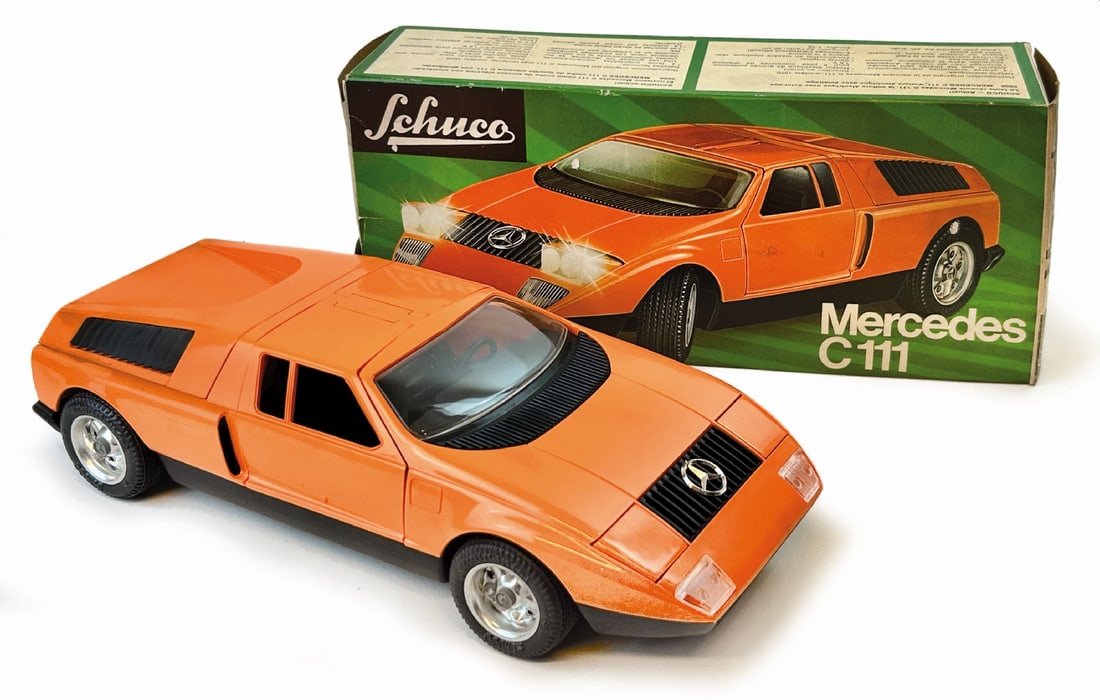 Mercedes C 111 Schuco 5508: Auto da corsa a batteria, completa di istruzioni. Cm 27 circa. Primi anni '70. Nuova in scatola. ENG Battery-powered race car approx. 27 cm., complete with instructions Early 70s. New in box.
