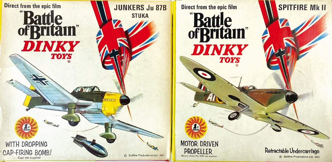Battle of Britain Dinky Toys 719 - 721: Lotto di due aerei in die cast metal, Dinky Toys, anni '60. Spitfire MK II e Junkers JU87b Stuka. Nuovi, in scatola cm 16x16 circa. ENG Lot of two planes in die cast metal, Dinky Toys, 1960s. Spitfire