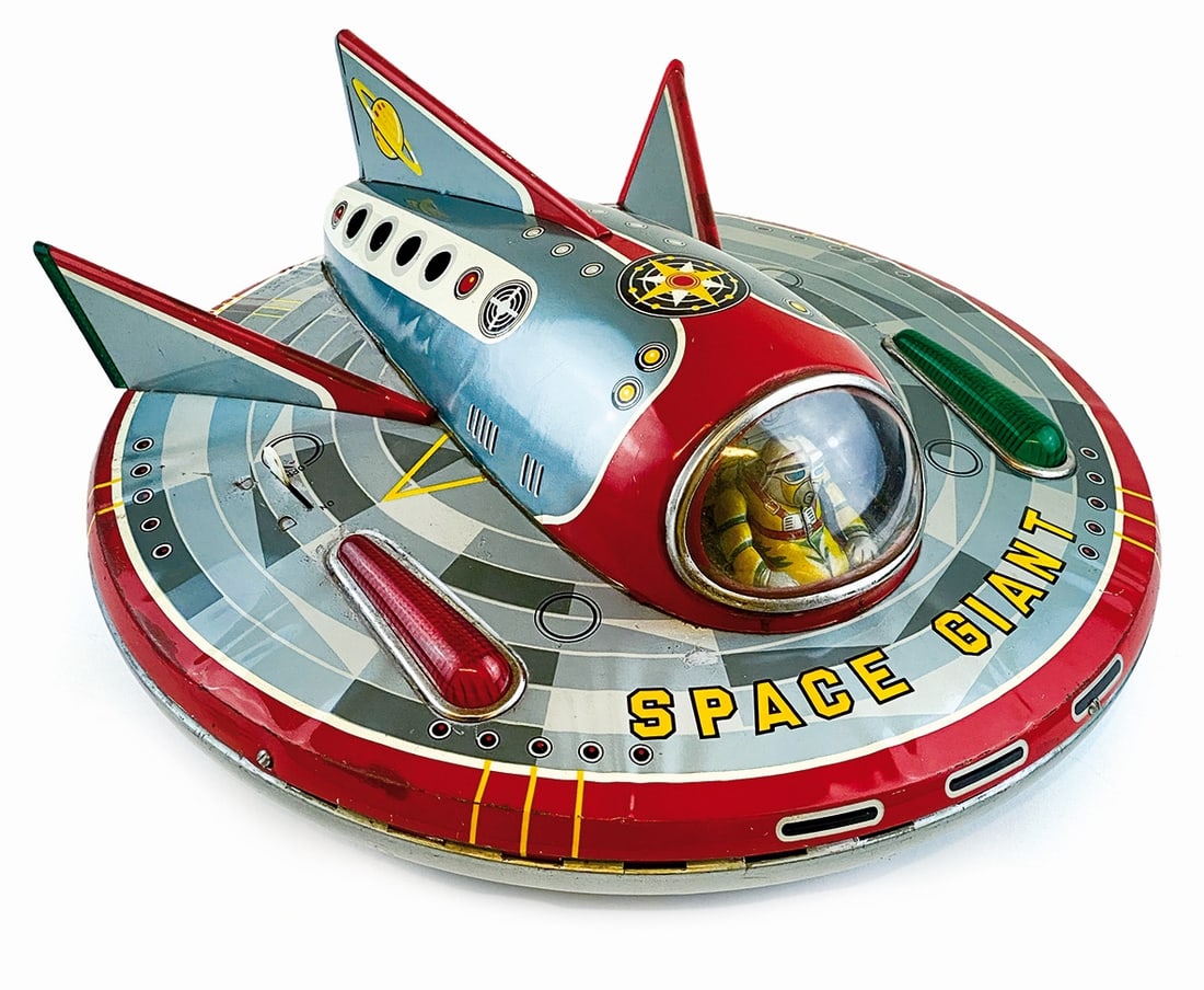 SPACE GIANT FLYING SAUCER (1 of 1)