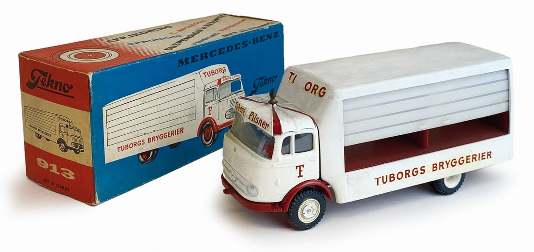 Mercedes Benz Tuborg Beer #913 con scatola: Mercedes Benz Tuborg Beer Bryggerier #913 con scatola. Tekno 1:43. DK, anni '60. Completo di scatola originale, ottimo stato.