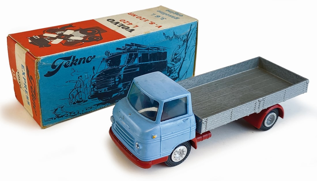 Volvo Express V-8 #455 con scatola: Tekno 1:43. DK, anni '60. Completo di scatola originale, ottimo stato.