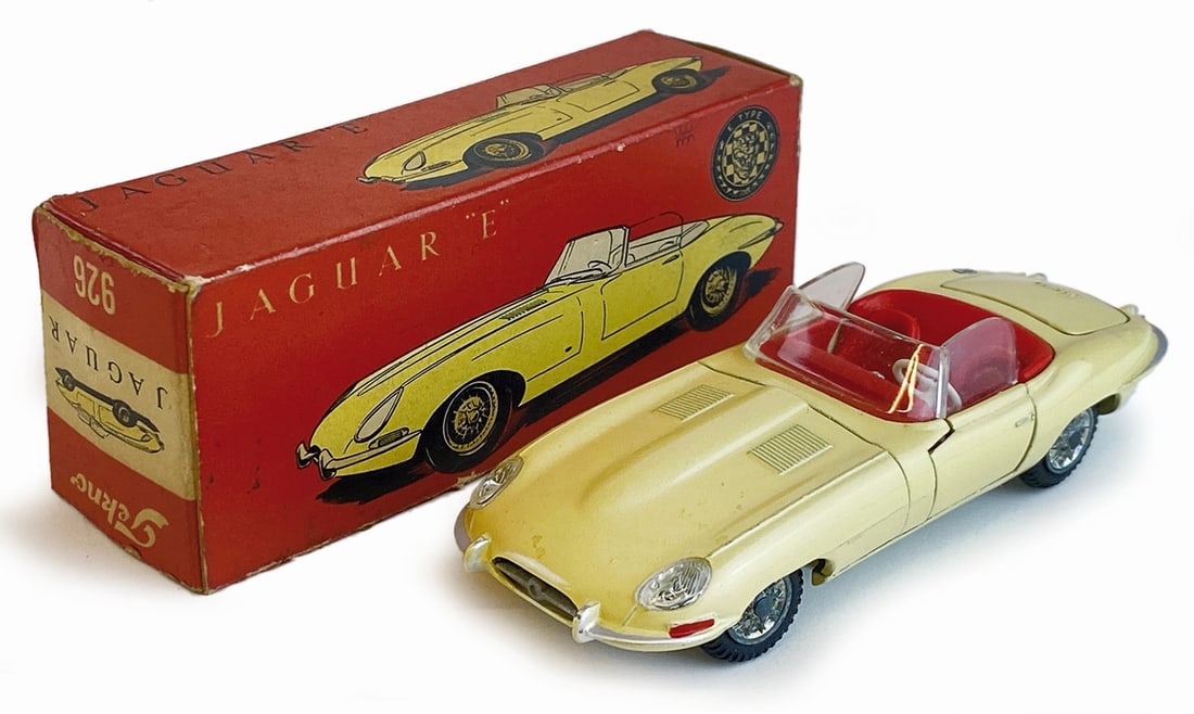 Jaguar E Spider #926 con scatola: Tekno 1:43. DK, anni '60. Completo di scatola originale in buono stato, auto in ottimo stato.