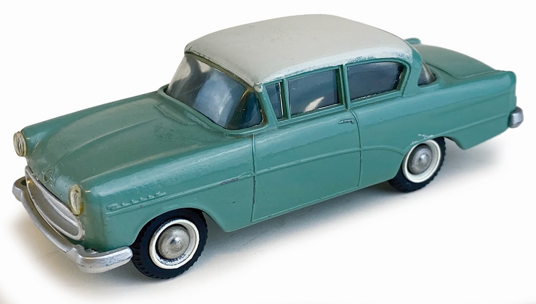 Opel Rekord #720: Tekno 1:43. DK, anni '50. Ottimo stato.