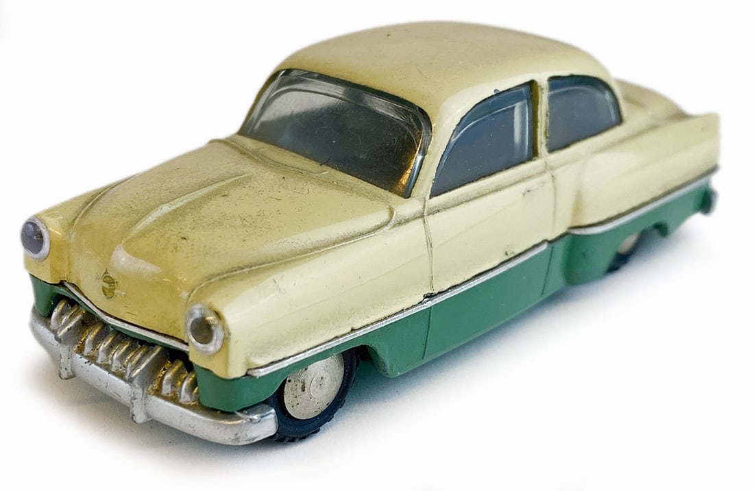 Opel Olympia Rekord Cream #806: Tekno 1:43. DK, anni '50. Ottimo stato.