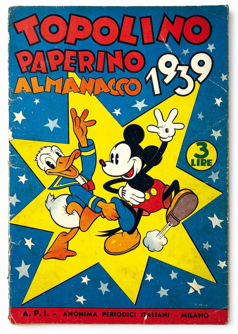 Topolino Paperino Almanacco 1939: Edizioni A.P.I., brossura, cm 28,5x19,5 circa. Pp. 80 in b/n e colore. Buon esemplare, lievi pieghe e strappetti al dorso. Copertina reincollata al fascicolo. Completo dell'inserto di 4 pp. “Il Cast
