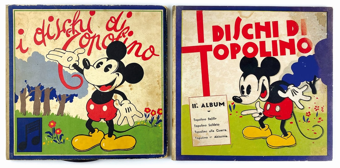 I Dischi di Topolino: Coppia di cofanetti, ed. Columbia Records, seconda meta' anni '30. Cartonati cm 26x27,5. Ciascuno con due dischi 33 giri. Primo album con dischi e custodie illustrate con grafica italiana. “Topolino