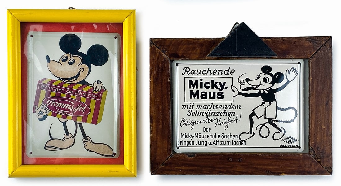 Targhe promozionali Topolino: Primi anni '30. Coppia di targhe metalliche litografate; ciascuna cm 11,5x8. Ottimo stato. ENG