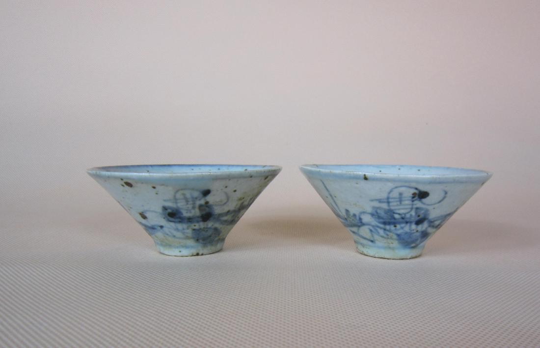 One Pair Qing Cap Shape Cups: Qing Dynasty, Each size is H4cm, D8.2cm. Weight is 0.115kg.