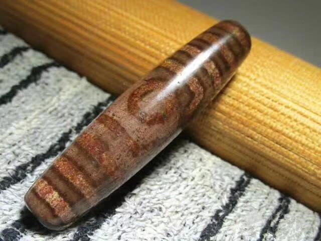 Tang Dynasty Tibetan Three-eye Dzi Bead. The bigest (1 of 8)