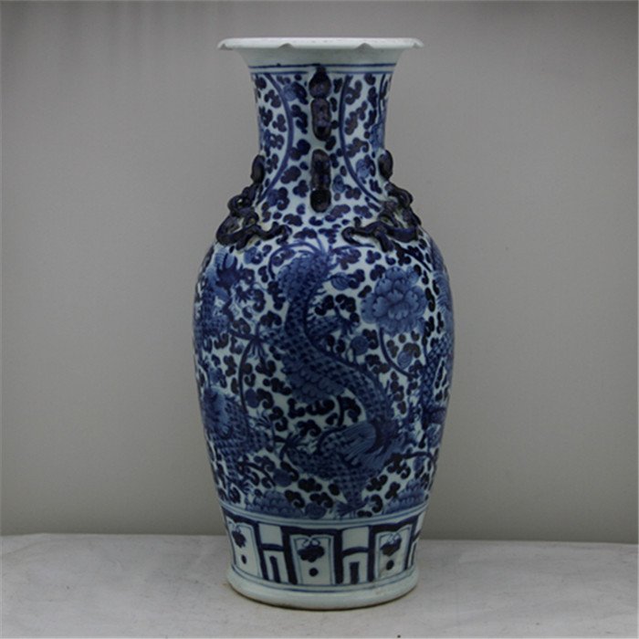 Qing Kangxi Blue and White Porcelain Bottle: Qing Dynasty, Kangxi Mark and period. With five-claw dragon. Size is H43.5cm, mouth D16cm, D20cm,bottom D16cm.