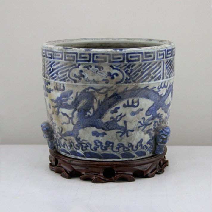 Ming Blue and White Dragon Incense Burner: Ming Dynasty,Size is H16.3cm, D20cm.