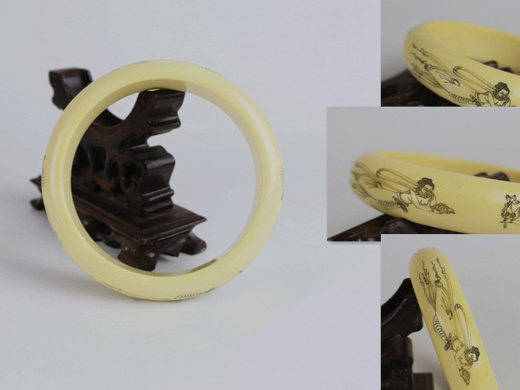 A Nice Ox Bone Bracelet with Nice Carvings: Inner D6.5cm, thick is 1.6cm.