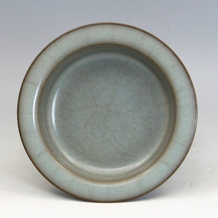 Song Guan Kiln Celadon Porcelain Brush Washer: Song Dynasty, Size is H14.2cm, mouth D13.4cm, bottom D7cm.