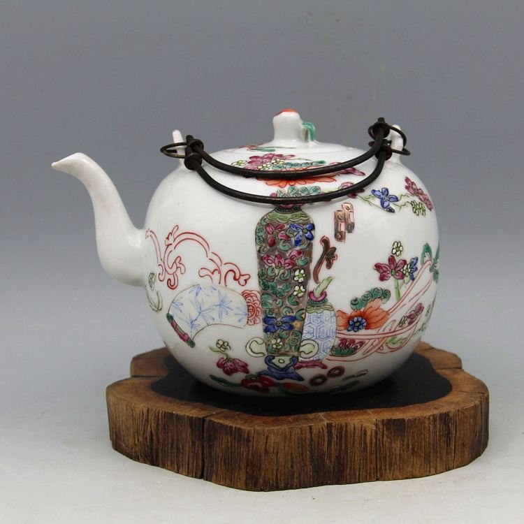 Qing Tongzhi Famille Rose Tea Kettle: Qing Dynasty, Tongzhi Mark and period.Size is H12cm, body D13cm.