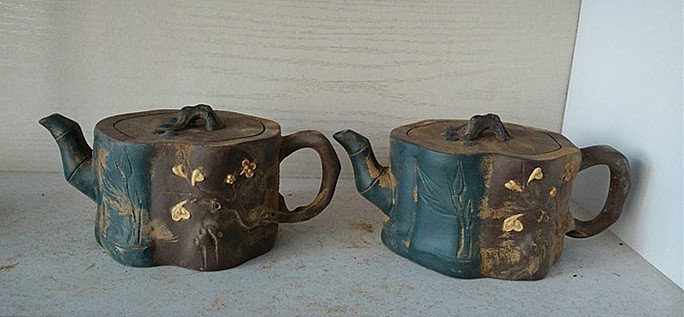 Two Nice Zisha Teapots (1 of 6)