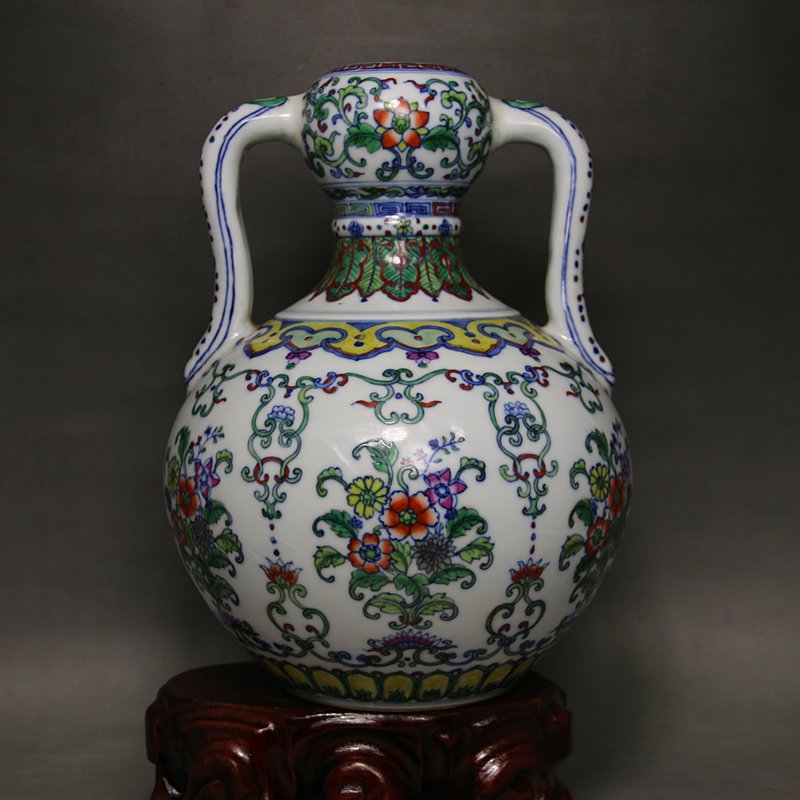 Qing Yongzheng Doucai Ruyi Zun Bottle (1 of 8)