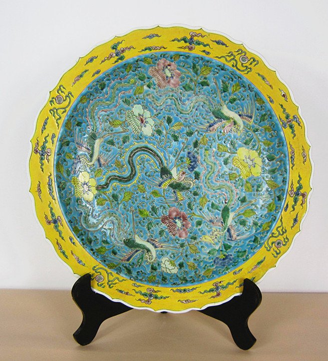 A Rare Large Qing Kangxi Wucai Porcelain Plate (1 of 8)
