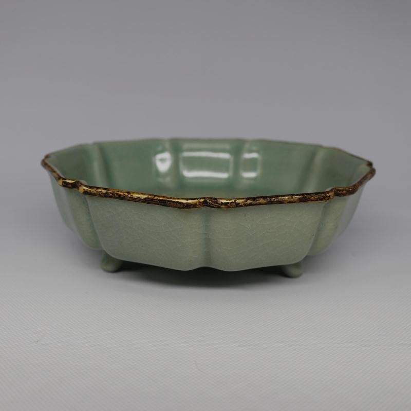 A Nice Ru Kiln Celadon Plate and Gold coverd (1 of 3)
