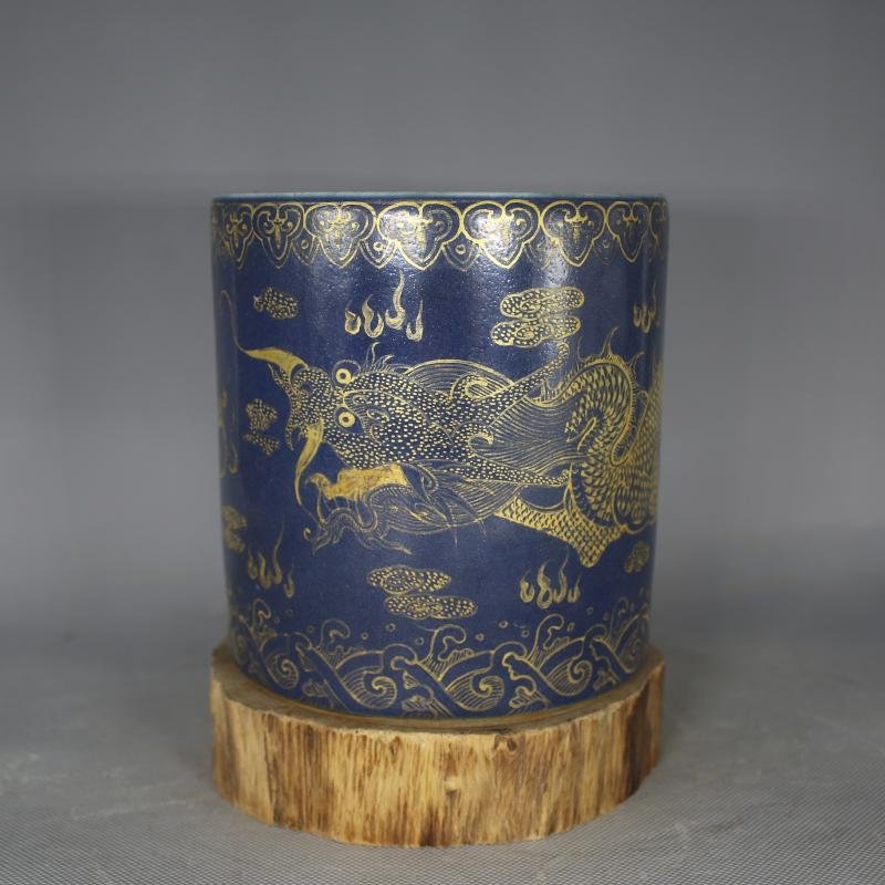 A Nice Ji Blue Gold Painting Brush Pot (1 of 6)