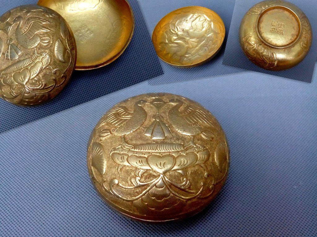 A Beautiful Tang Dynasty Gilt Box (1 of 5)