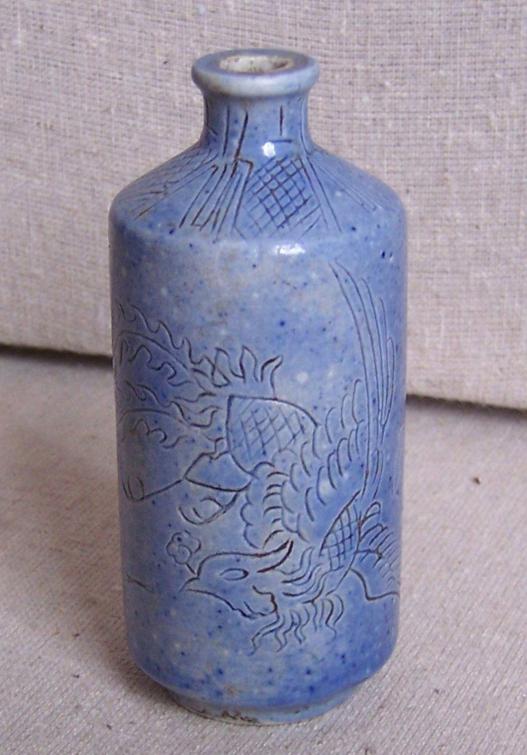 Qing Dynasty Sprinkle Porcelain Snuff Bottle (1 of 3)