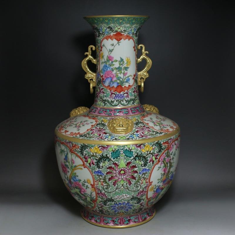 A Big Nice Chinese Gilt Famille Rose Bottle (1 of 10)