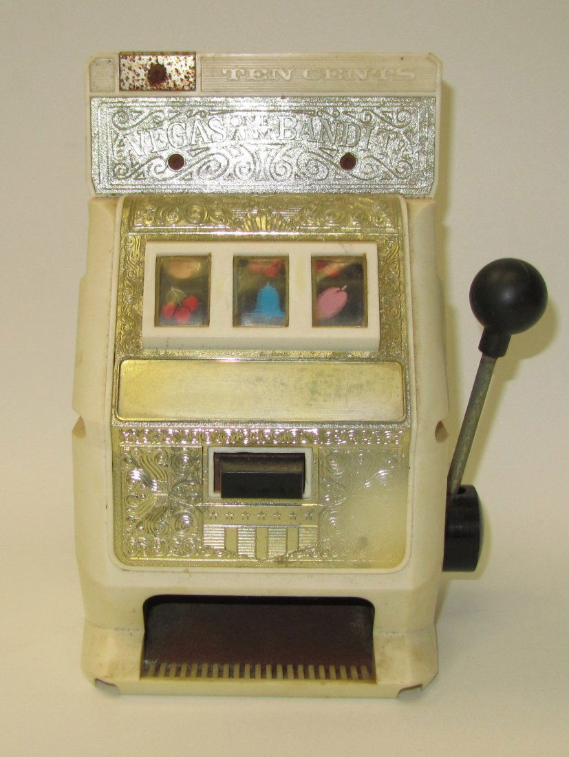 1972 Poynter Products Slot Machine: 1972 Poynter Products Slot Machine, non working Needs Cleaning