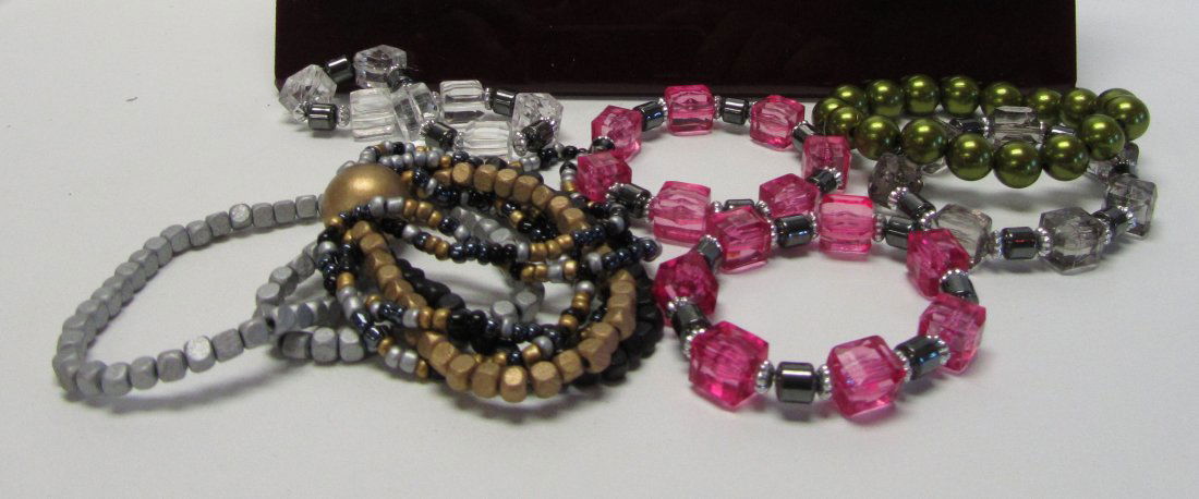 Lot of 6 Stretch Beaded Bracelets: Lot of 6 Stretch Beaded Bracelets
